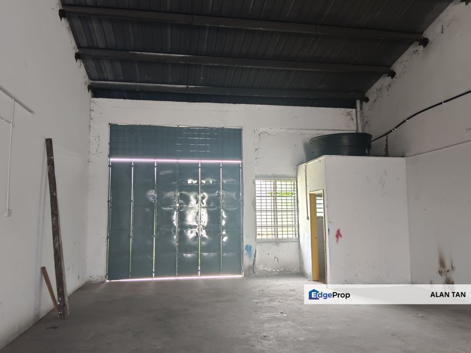 Single Sty Link Factory, Bandar Bukit Beruntung Nearby McDonald Petron, Selangor, Rawang