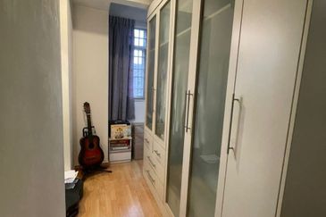 Jalan Spektrum U16 @ Taman Bukit Subang