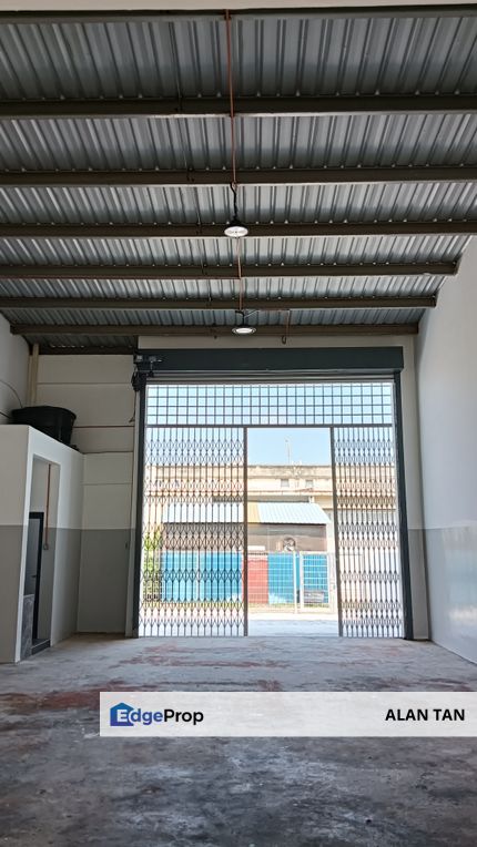 1.5 Sty Link Factory Renovated & Nicely Refurbished, Bukit Beruntung , Selangor, Rawang