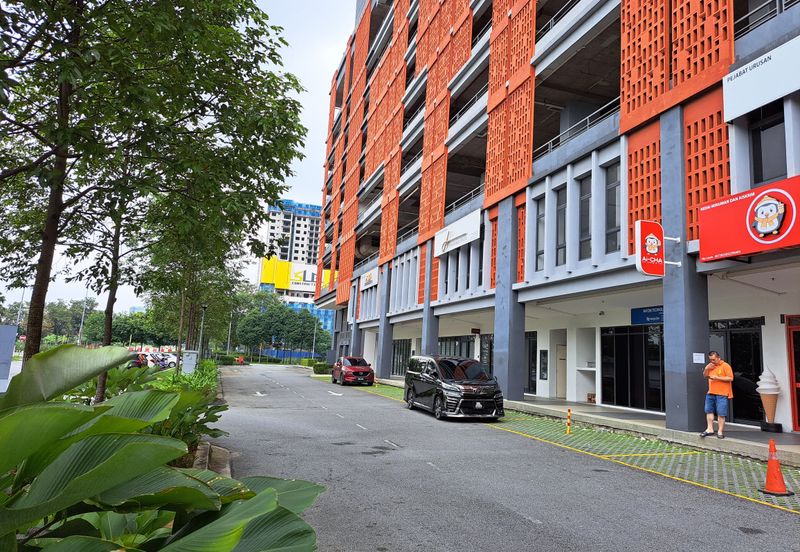 Gravit8 @ Klang South