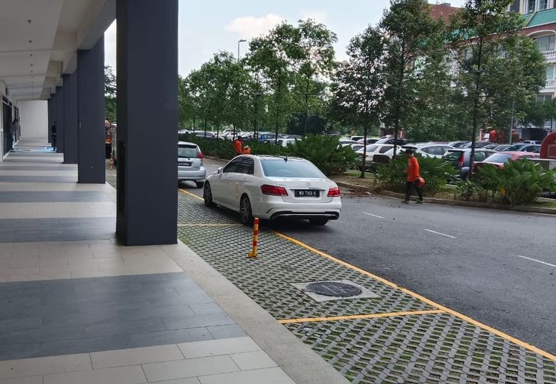 Gravit8 @ Klang South