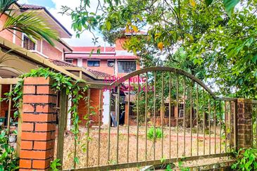 SL 4, Bandar Sungai Long