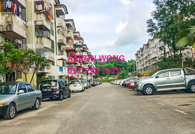 Glen Court, Bandar Sungai Long