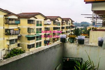 Glen Court, Bandar Sungai Long