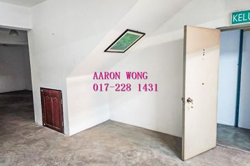 [1st Floor Office] Jalan Bunga Pekan 2, Banting, Selangor