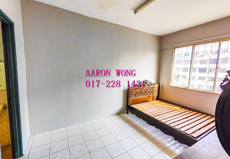 Vista Pinggiran, Taman Pinggiran Putra