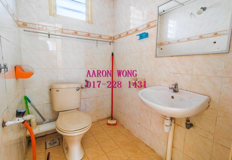 Vista Pinggiran, Taman Pinggiran Putra