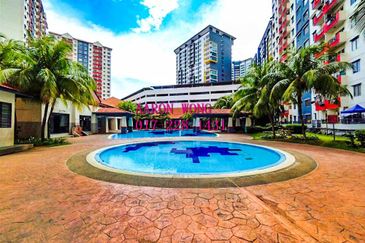 Vista Pinggiran, Taman Pinggiran Putra