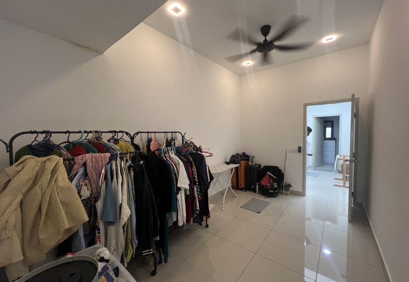 Robin @ Bandar Rimbayu