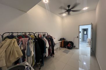 Robin @ Bandar Rimbayu