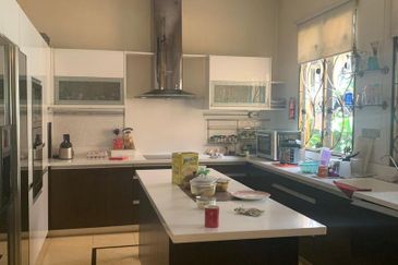 Lagenda damansara, ara damansara 