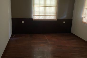 The mines, seri kembangan 