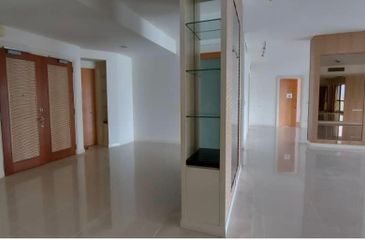 Cendana on Sultan Ismail