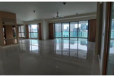 Cendana on Sultan Ismail