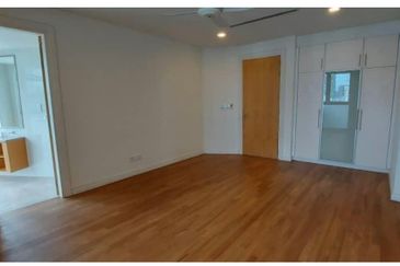 Cendana on Sultan Ismail