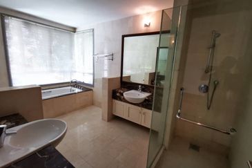 Highbank Condominium, Sri Bukit Persekutuan