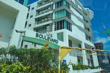 10 Boulevard