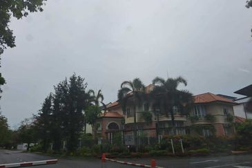 Lakeview Resort Saujana