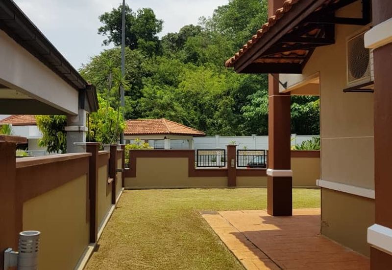 Seksyen 11, Kota Damansara