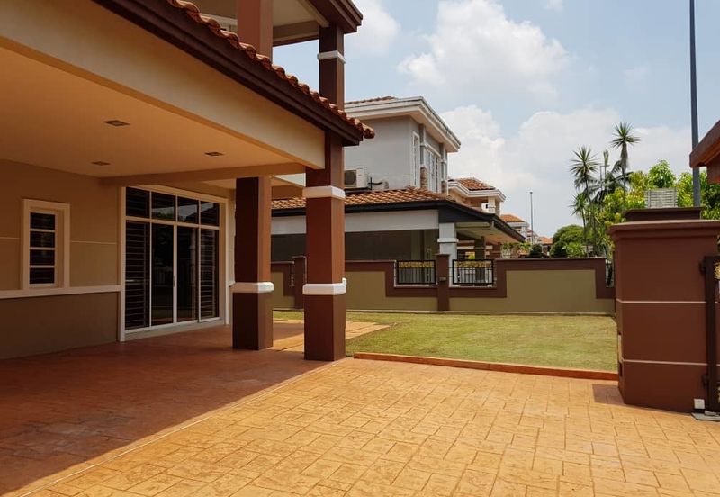 Seksyen 11, Kota Damansara