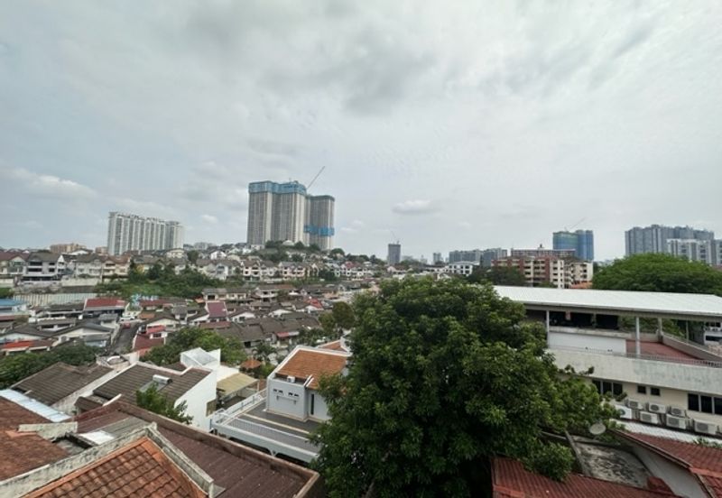 Taman Salak Selatan