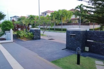 KGSAAS Golf Club, Seksyen 13