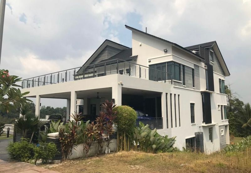 KGSAAS Golf Club, Seksyen 13