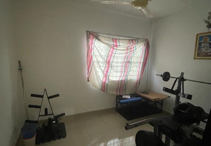 Jalan Puchong Utama 2/4