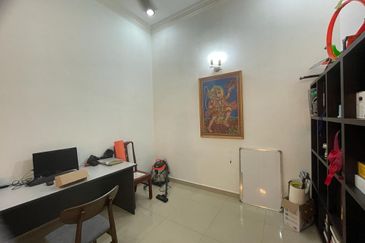 Jalan Puchong Utama 2/4