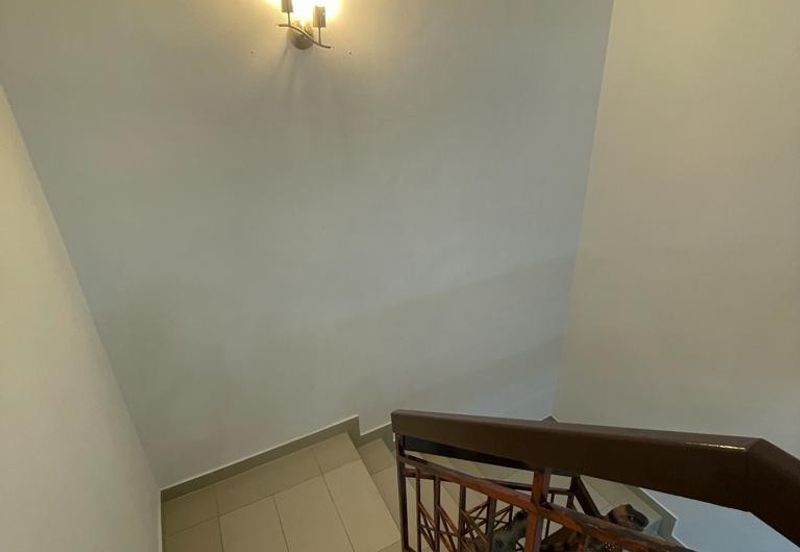 Jalan Puchong Utama 2/4