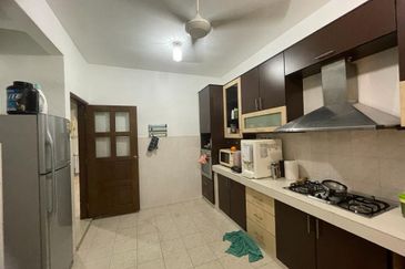 Jalan Puchong Utama 2/4