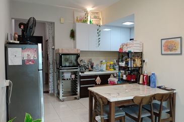 The Tropics Designer Suites