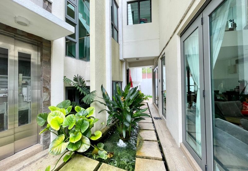 The Villa @ Serai Saujana / Villa Serai Saujana