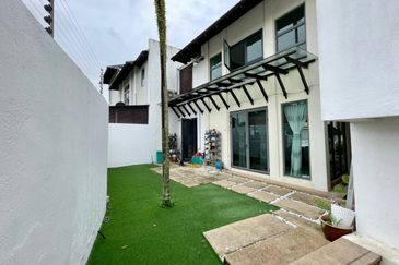 The Villa @ Serai Saujana / Villa Serai Saujana