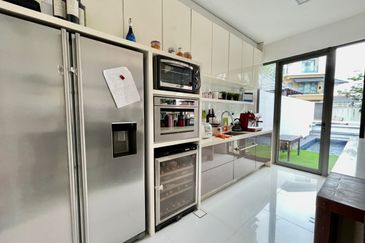 The Villa @ Serai Saujana / Villa Serai Saujana