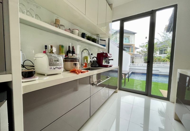 The Villa @ Serai Saujana / Villa Serai Saujana