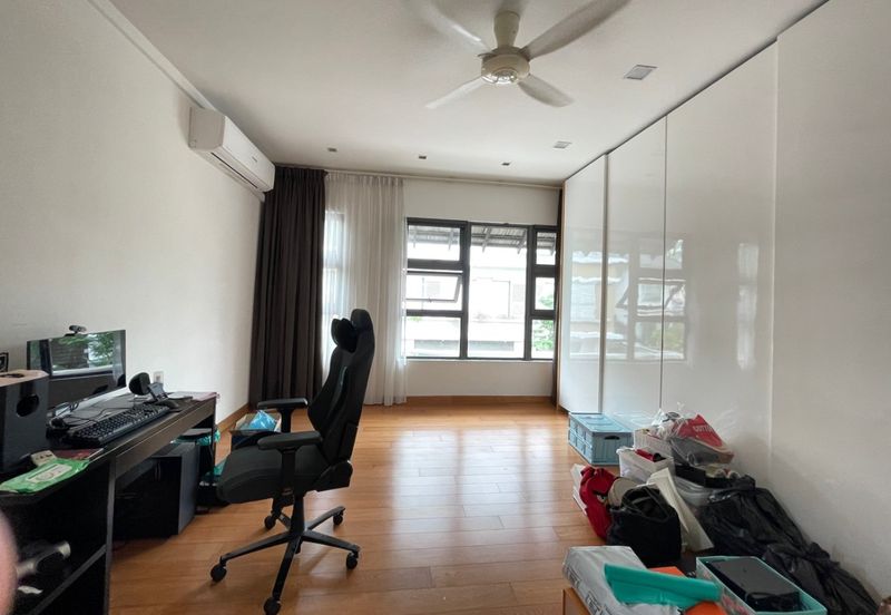 The Villa @ Serai Saujana / Villa Serai Saujana