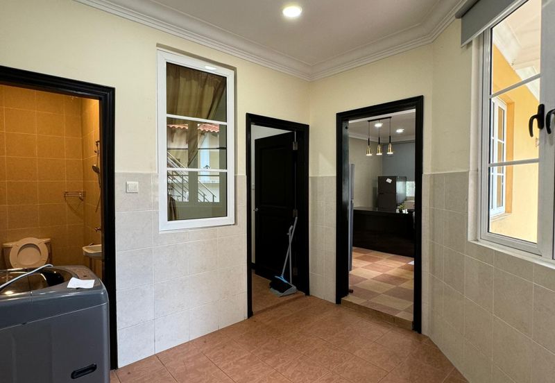 Kiara Peak (Puncak Kiara)