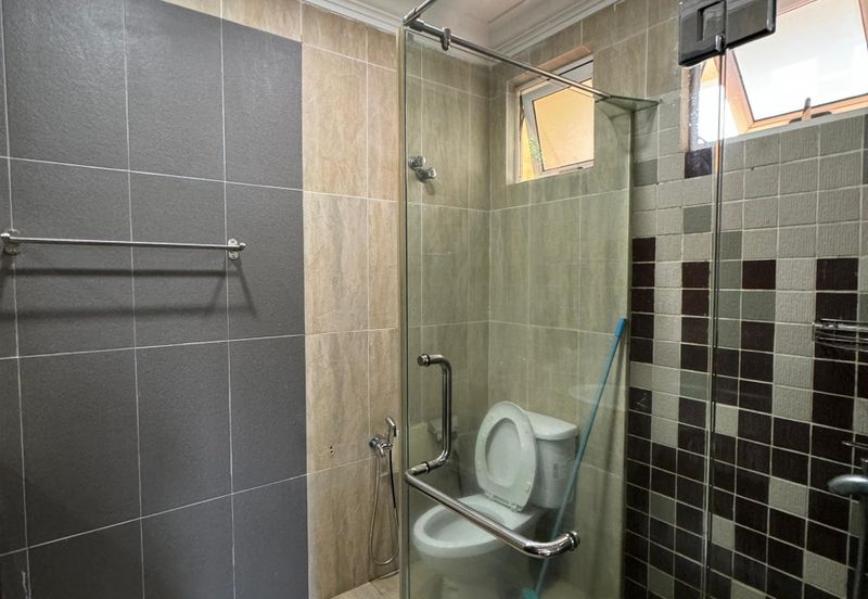 Kiara Peak (Puncak Kiara)