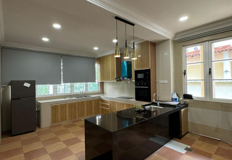 Kiara Peak (Puncak Kiara)