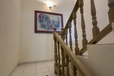 Jalan Tengku Ampuan Zabedah E 9/E