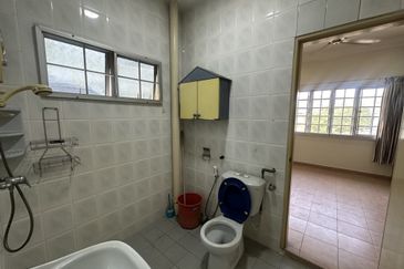 Jalan Tengku Ampuan Zabedah E 9/E