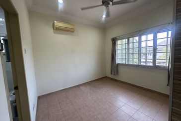 Jalan Tengku Ampuan Zabedah E 9/E