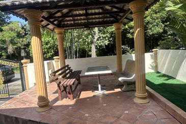 Jalan Tengku Ampuan Zabedah E 9/E