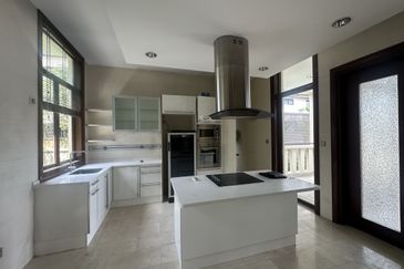 Bukit tunku, jalan cemerlang 