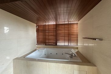 Bukit tunku, jalan cemerlang 