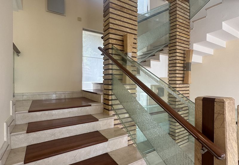 Bukit tunku, jalan cemerlang 