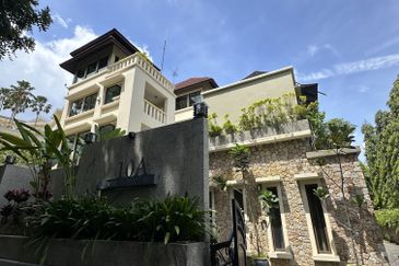 Bukit tunku, jalan cemerlang 
