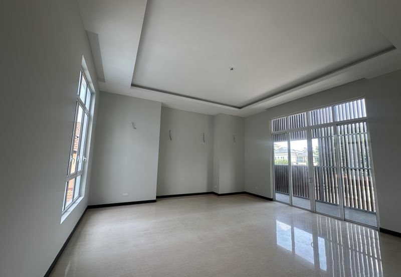 Bukit jelutong, shah alam 