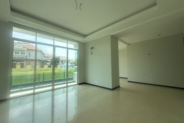 Bukit jelutong, shah alam 